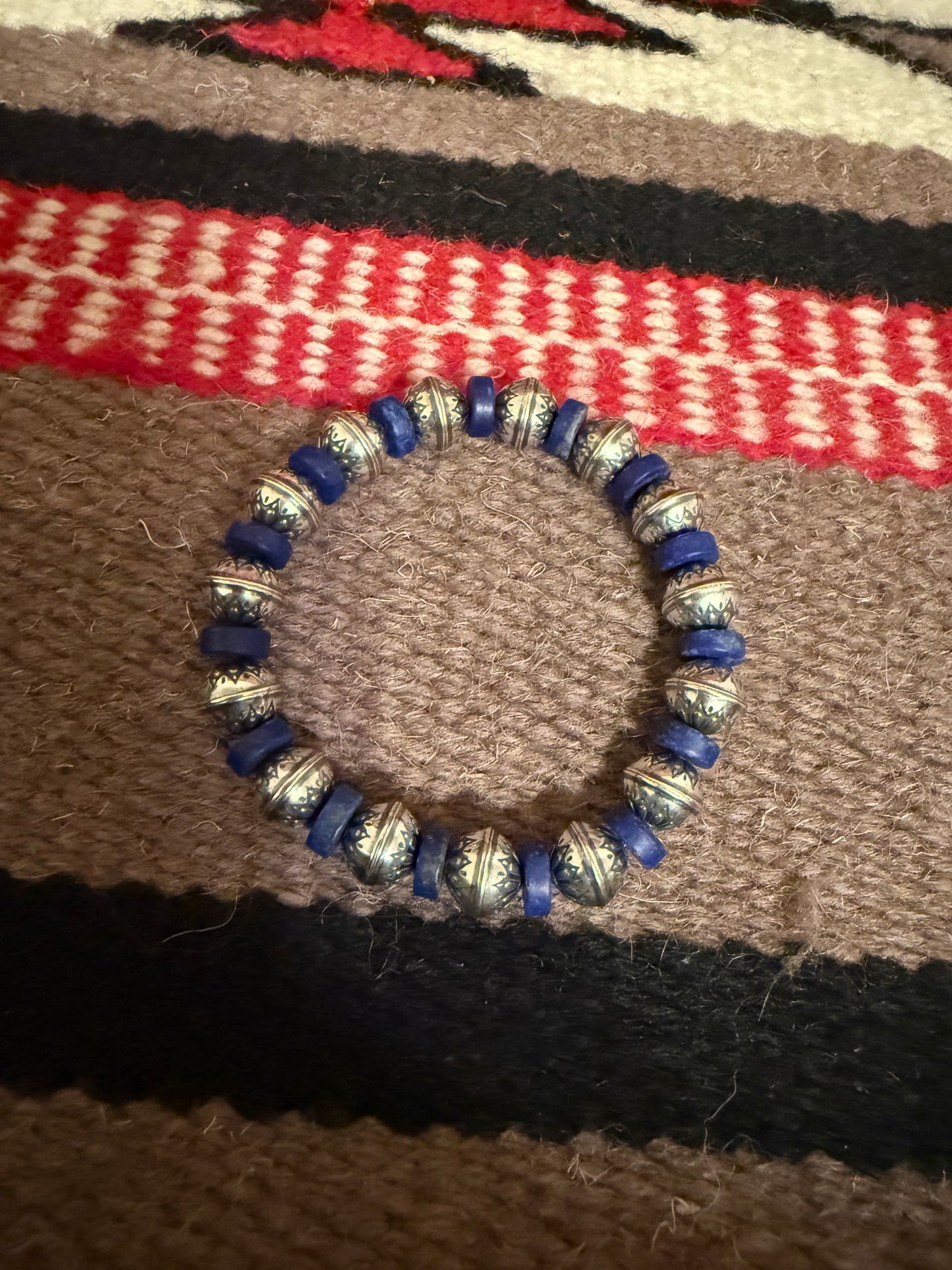LI Flower Bead Stretch Bracelet with Lapis Lazuli
