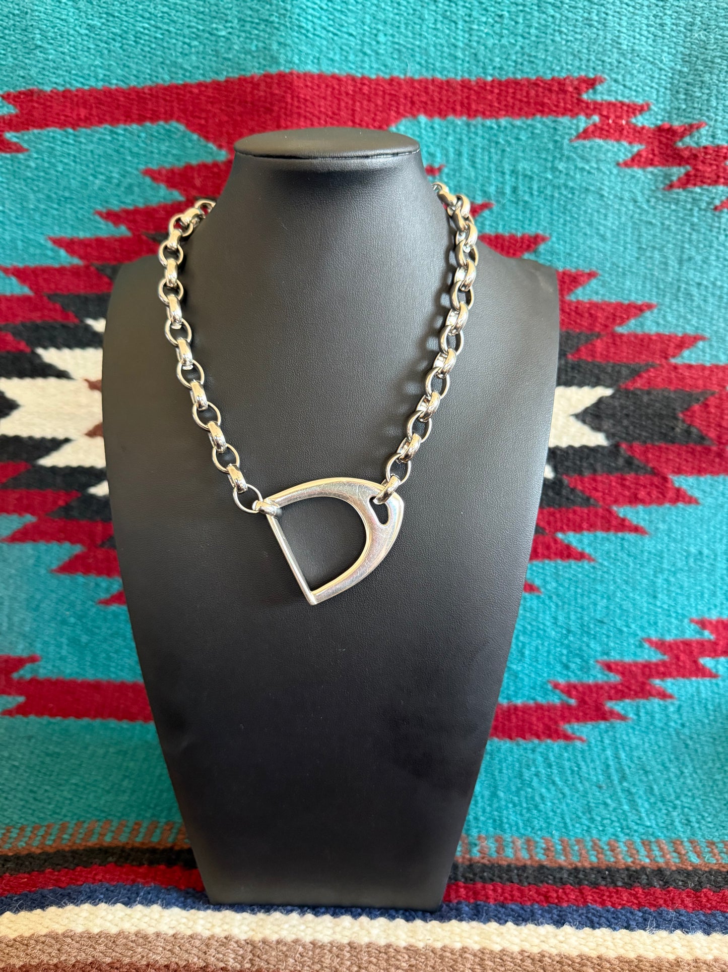 v2 V16 Silver Link Chain Over Sized Stirrup Necklace