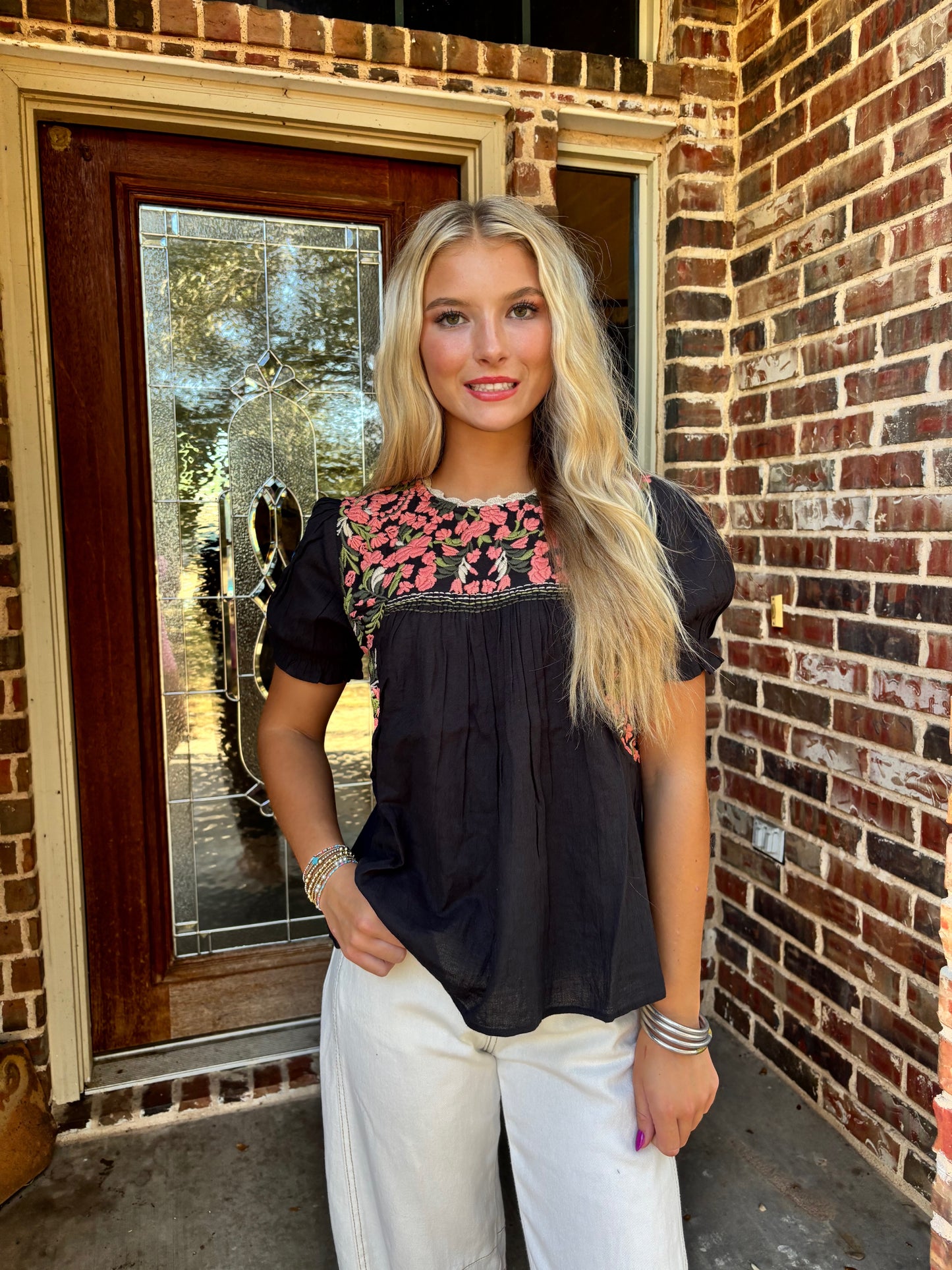 z Puff Sleeve Embroidery Top