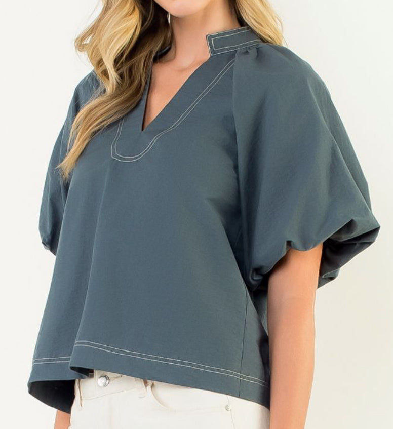 z Contrast Stitch Puff Sleeve V-Neck Top
