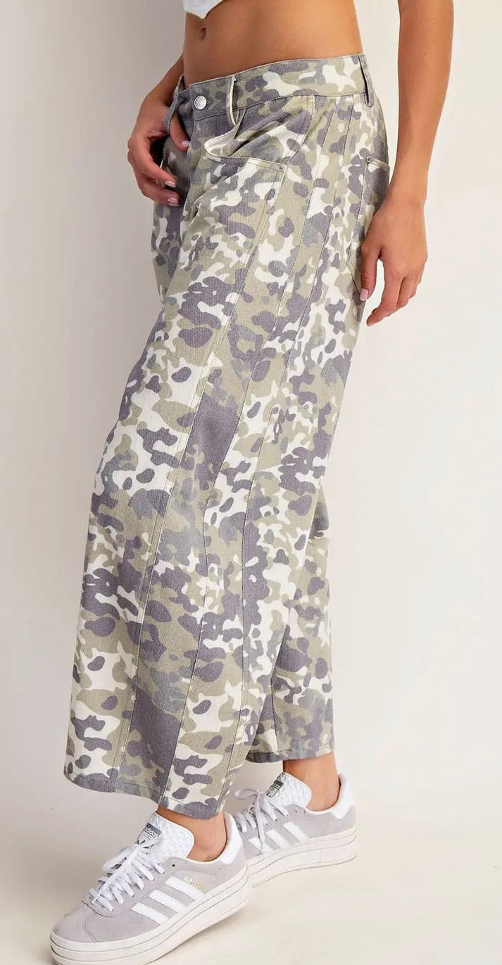 z   Soft Washed Camo Barrel Jeans