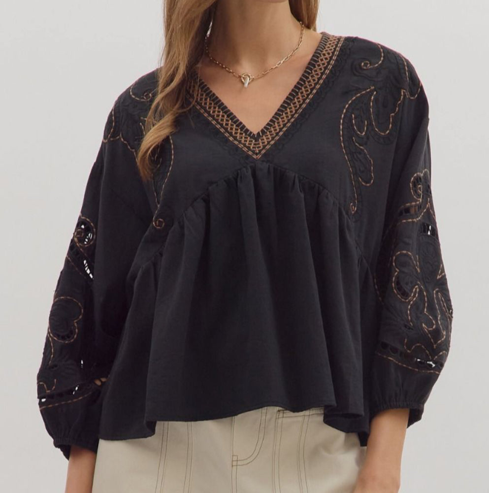 z   V-Necked Embroidered 3/4 Sleeve Top