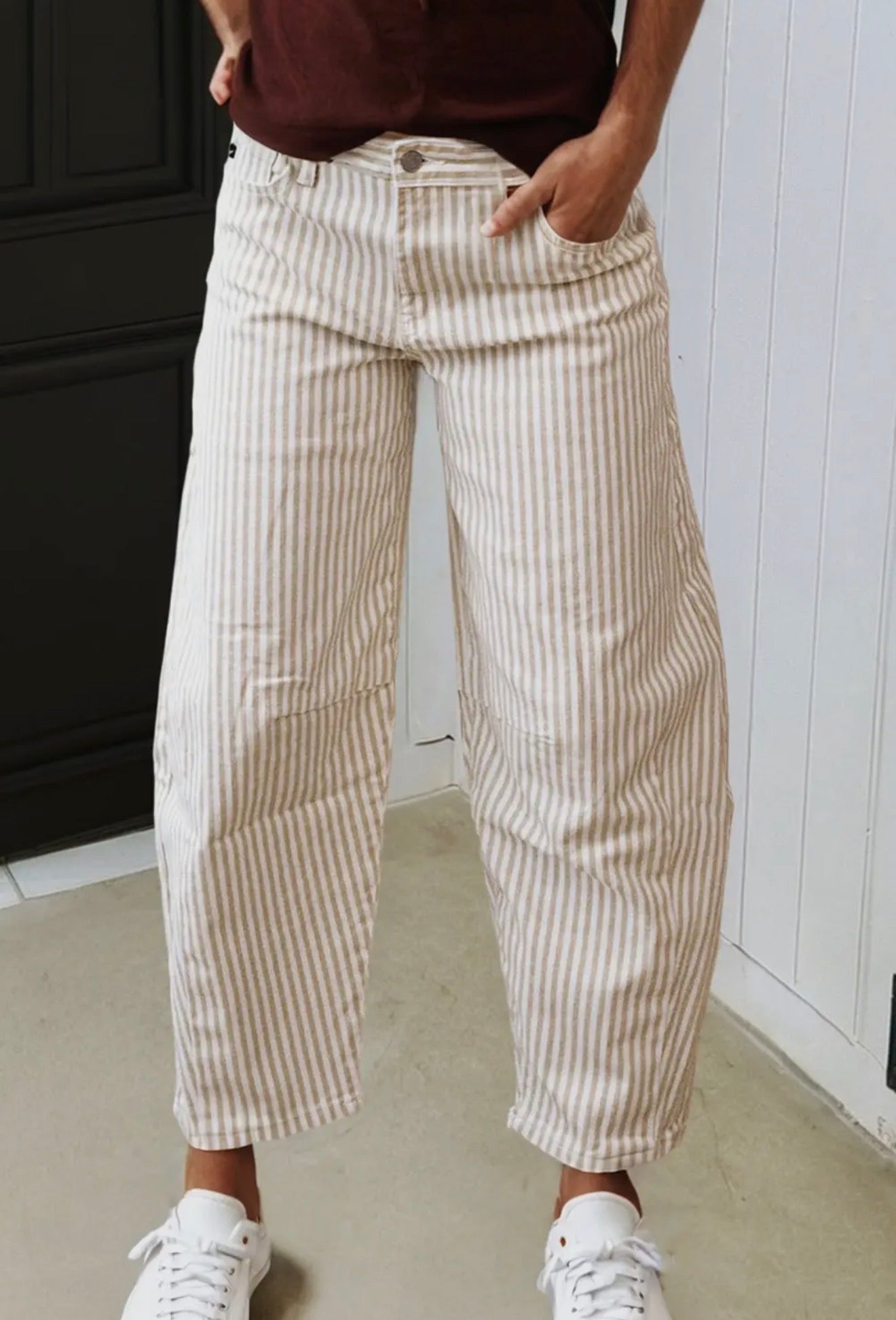 z   Striped Casual Barrel Jeans