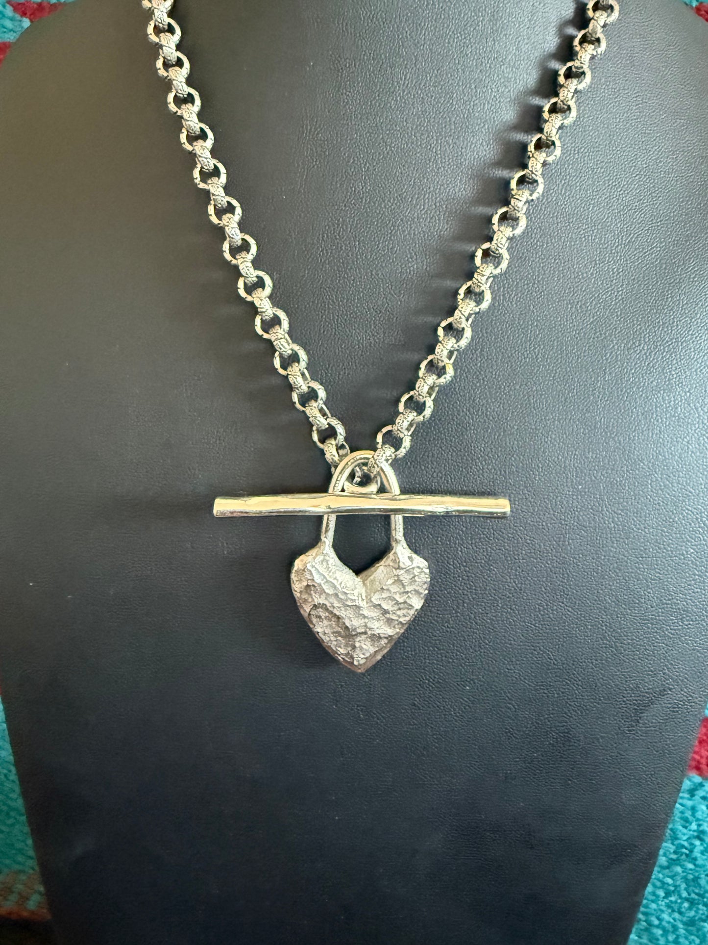 v2   Silver Link Chain Necklace with a Hammered Silver Heart 18" +1 3/4" Drop
