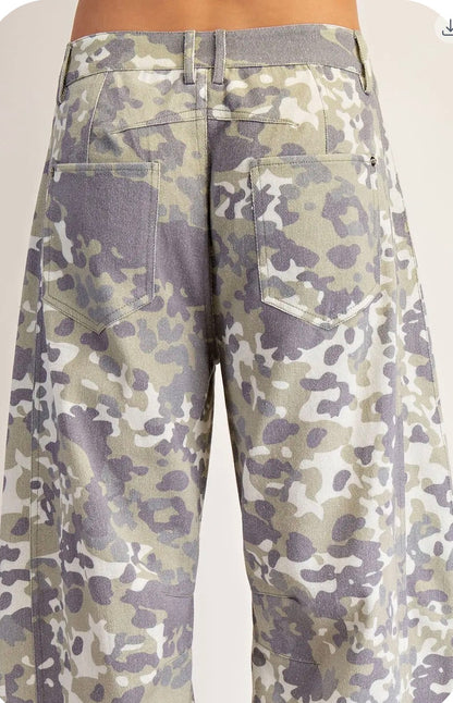 z   Soft Washed Camo Barrel Jeans