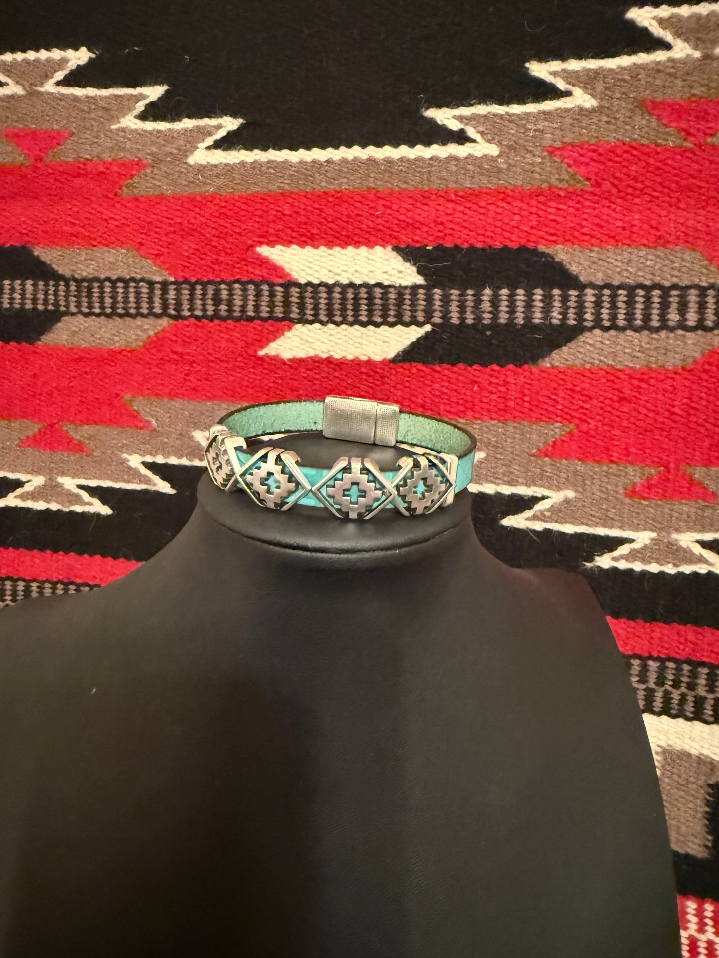 LI   Southwest Rhombus Turquoise Leather Bracelet