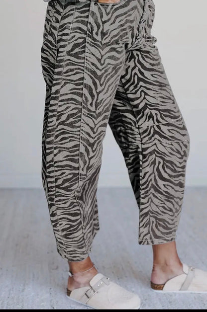 z   Zebra Print Wide Leg Barrel Pants