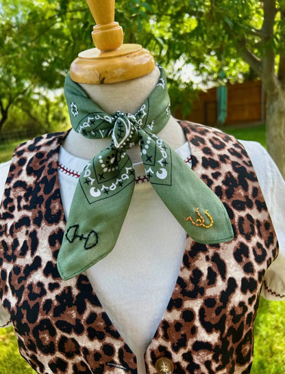 B   Horse Bit Bandana
