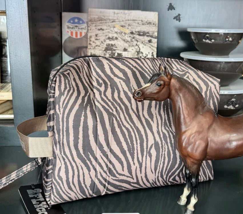 z   That Traveler Bag  *Zebrahh