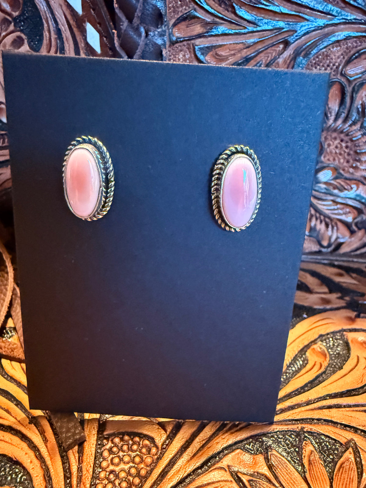 Handmade Pink Conch Oval Stud Earrings