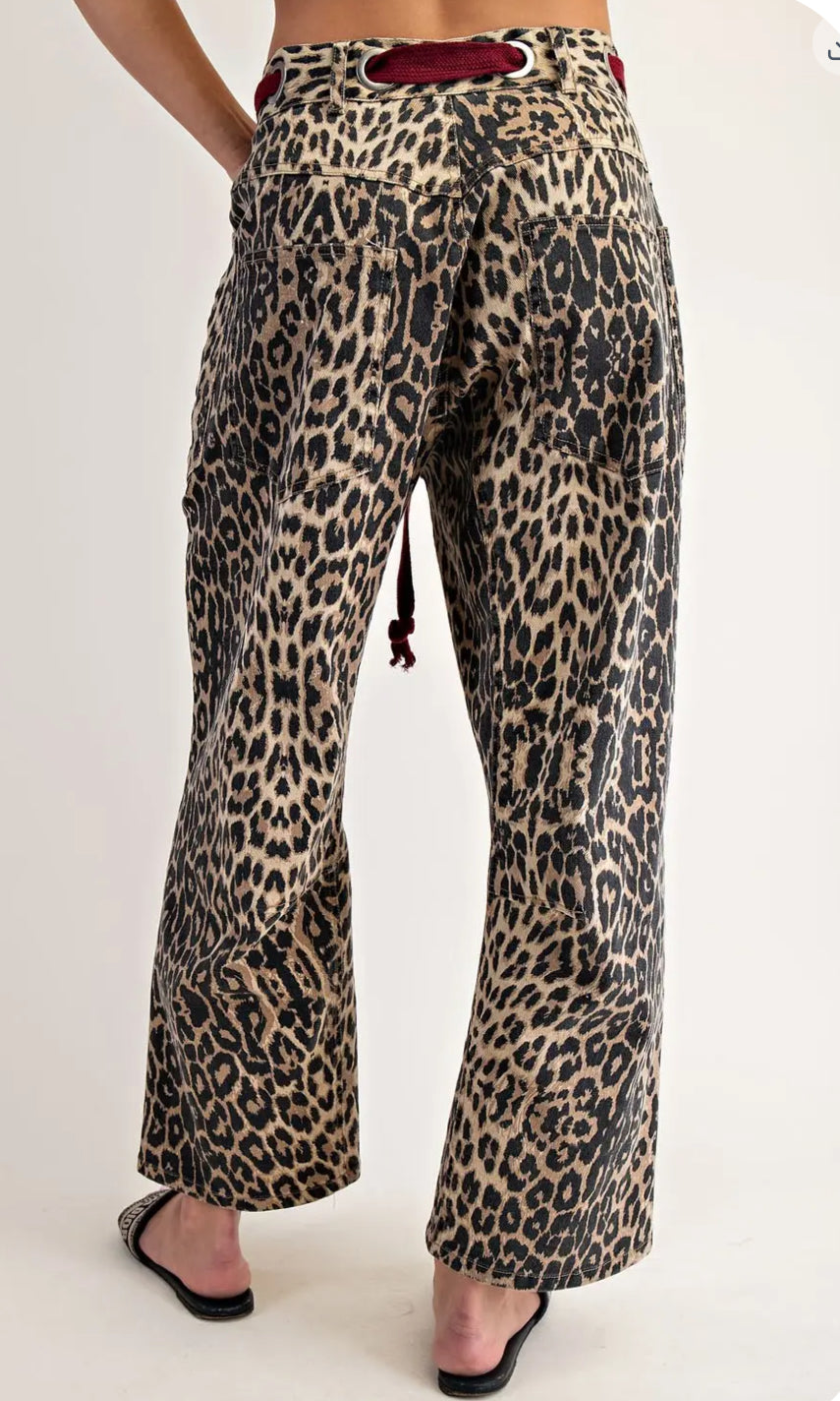 z   Mineral Washed Leopard Tie Waist Barrel Jeans