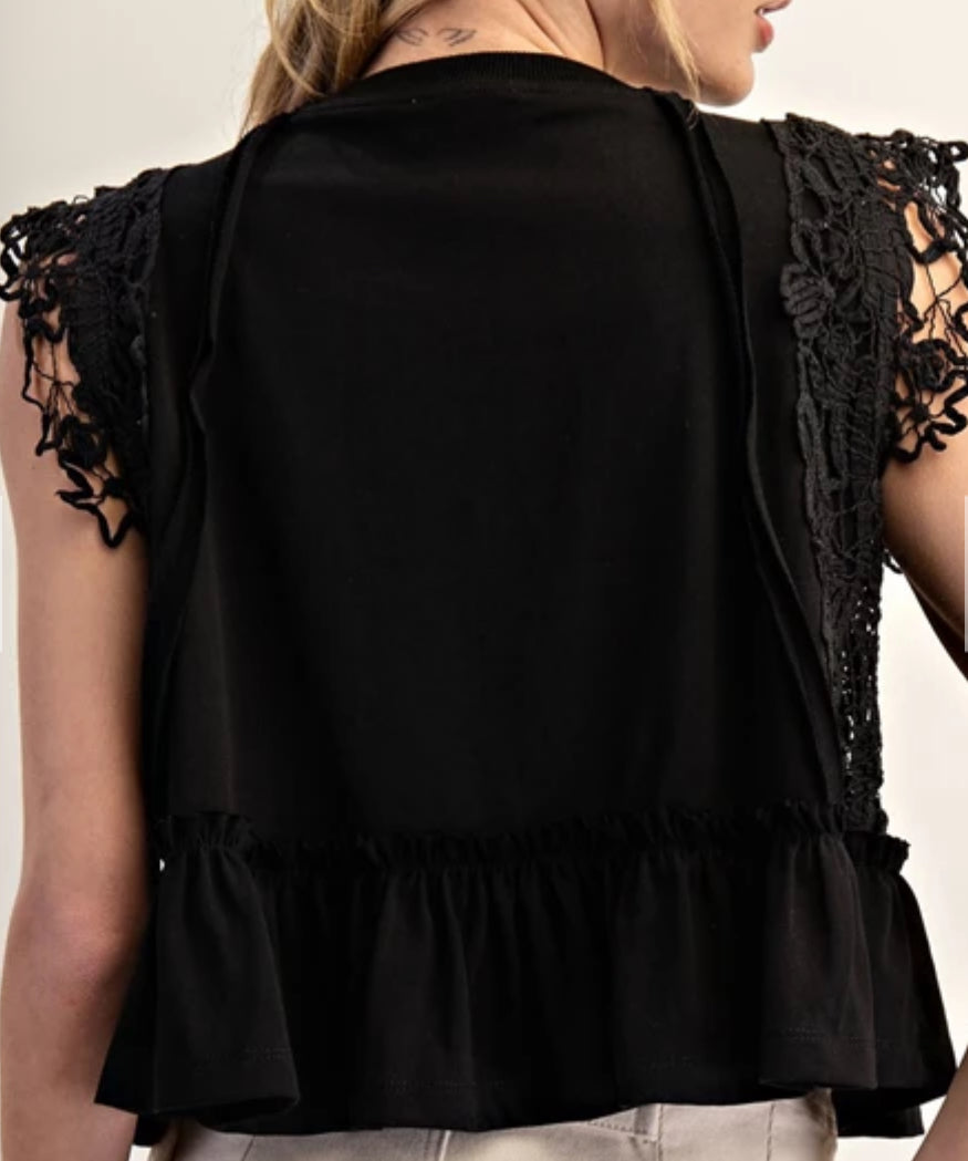 z   Side Lace Trim Ruffle Hem Top