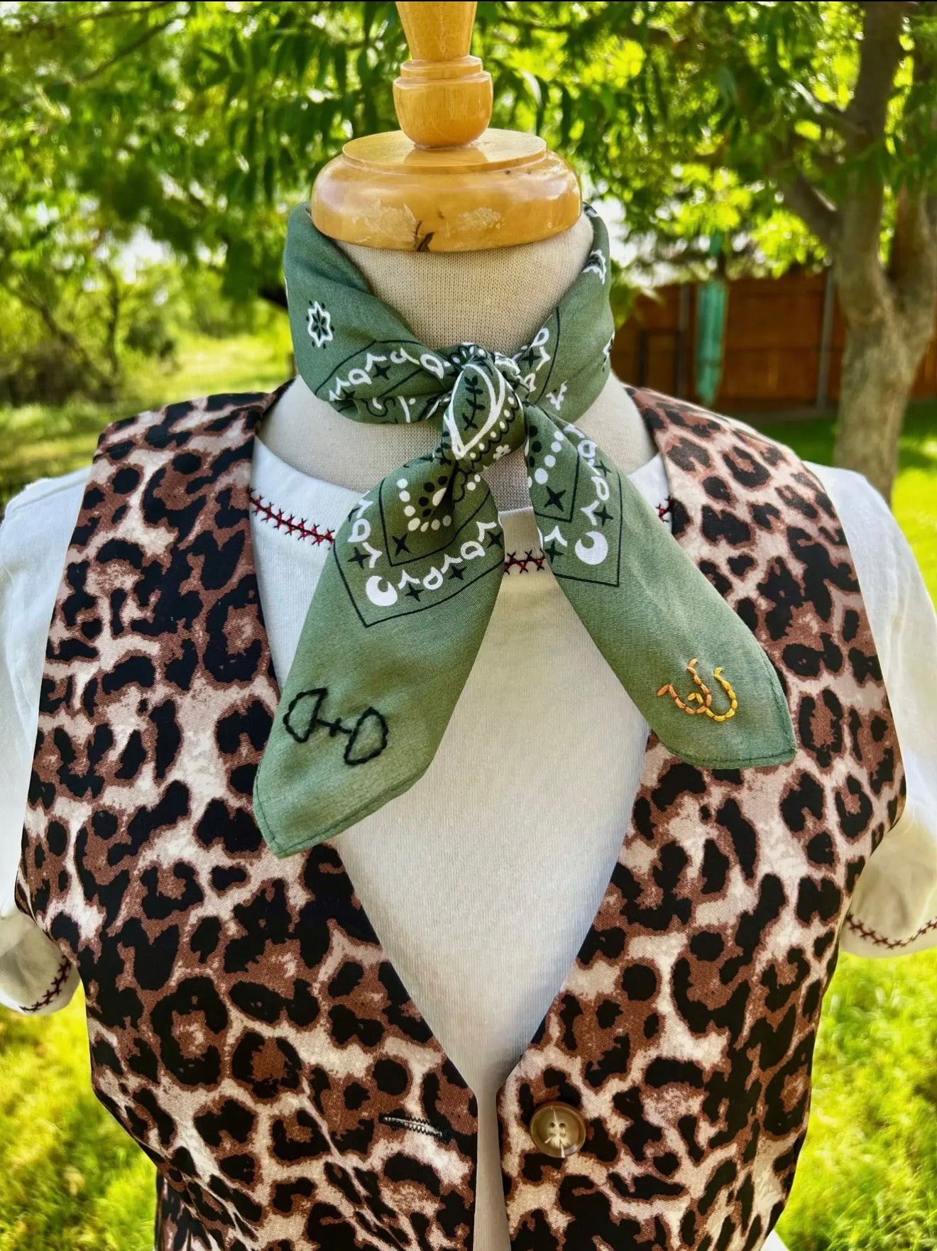 B   Horse Bit Bandana