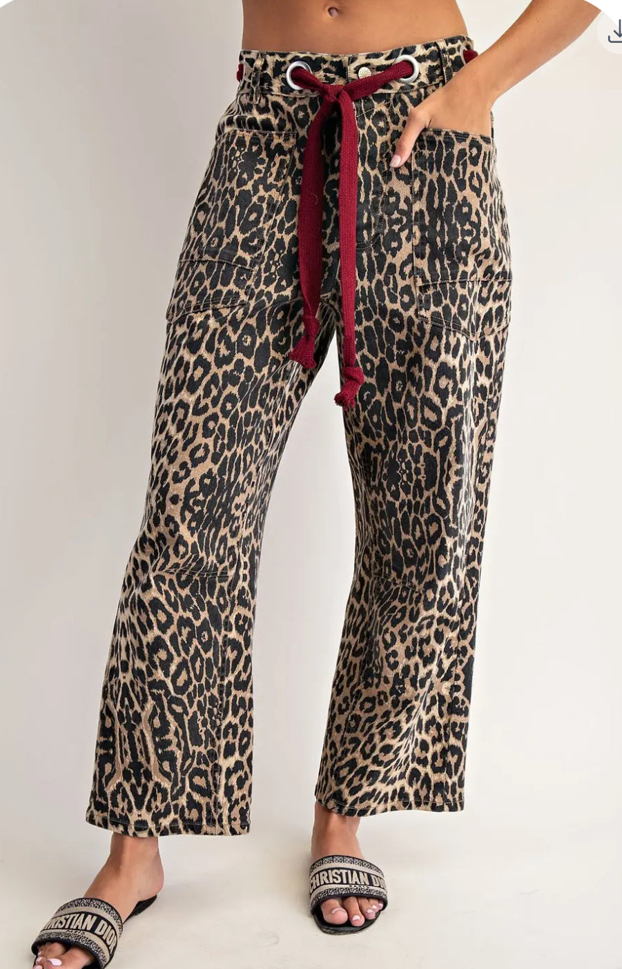 z   Mineral Washed Leopard Tie Waist Barrel Jeans