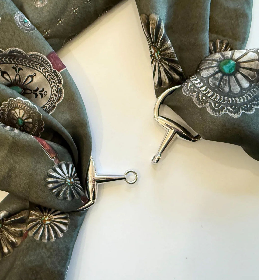 Snaffle Bit Scarf Buckle