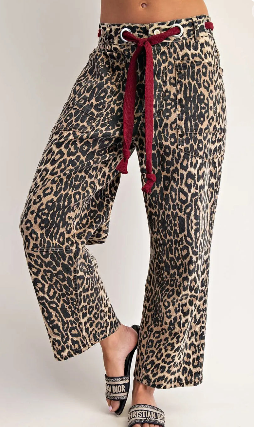 z   Mineral Washed Leopard Tie Waist Barrel Jeans