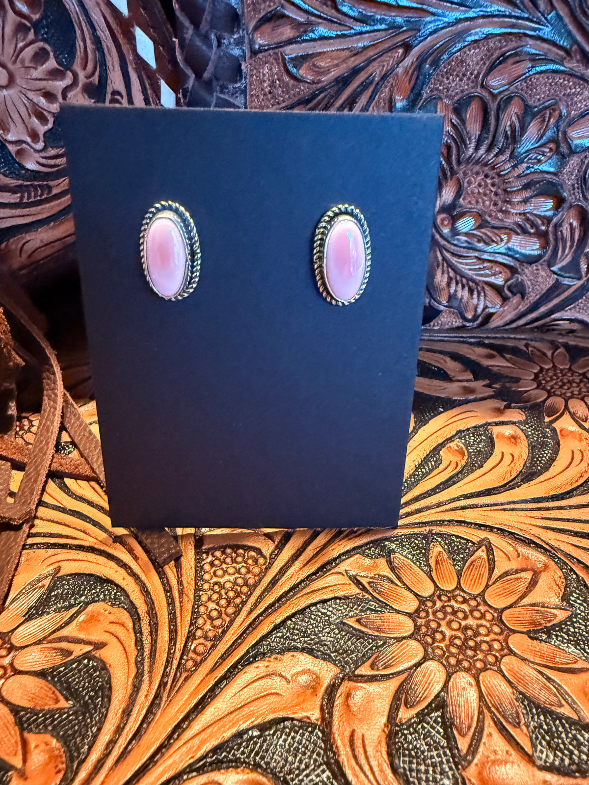 Handmade Pink Conch Oval Stud Earrings