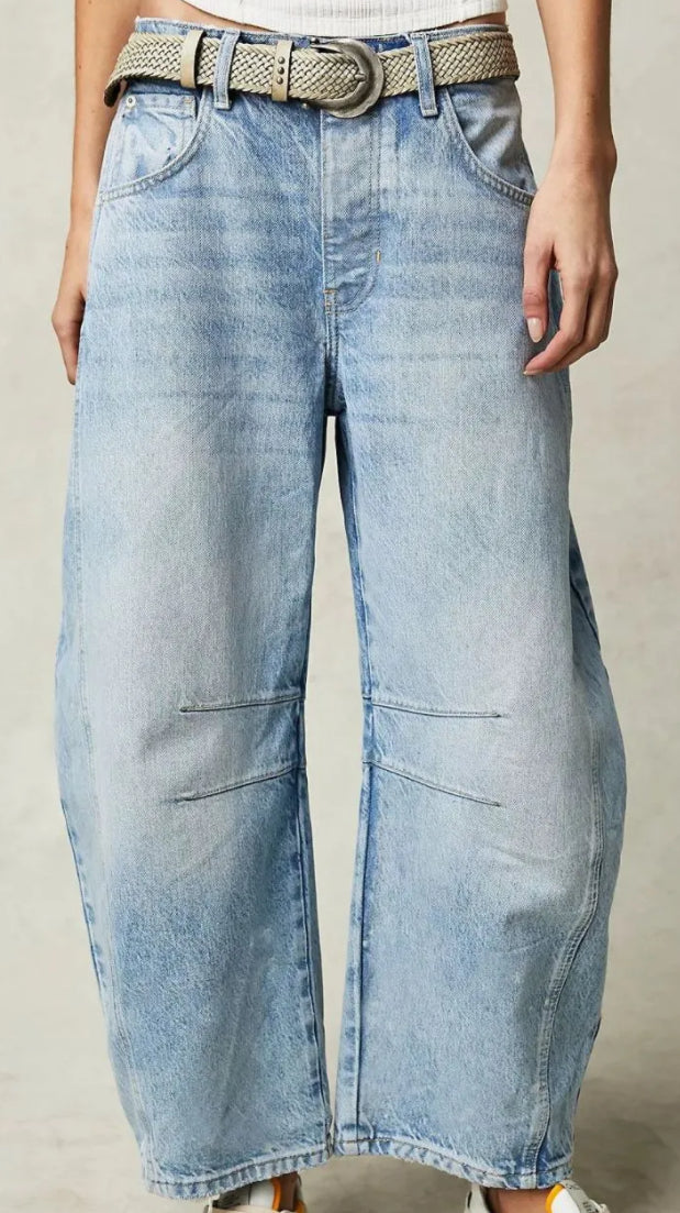 z    Barrel Wide Leg Jeans with Pockets