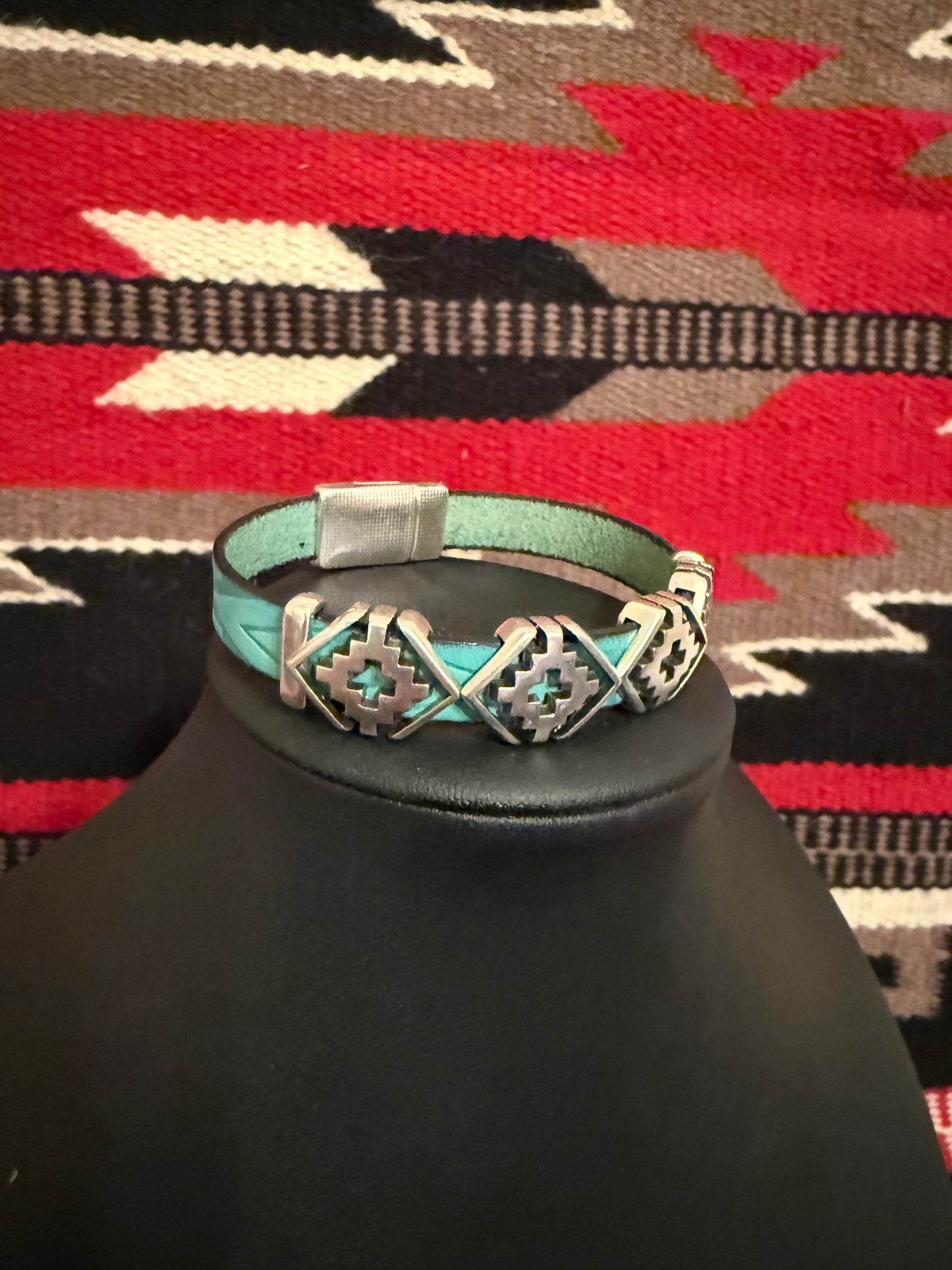 LI   Southwest Rhombus Turquoise Leather Bracelet
