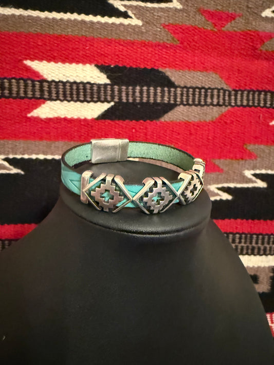 LI   Southwest Rhombus Turquoise Leather Bracelet