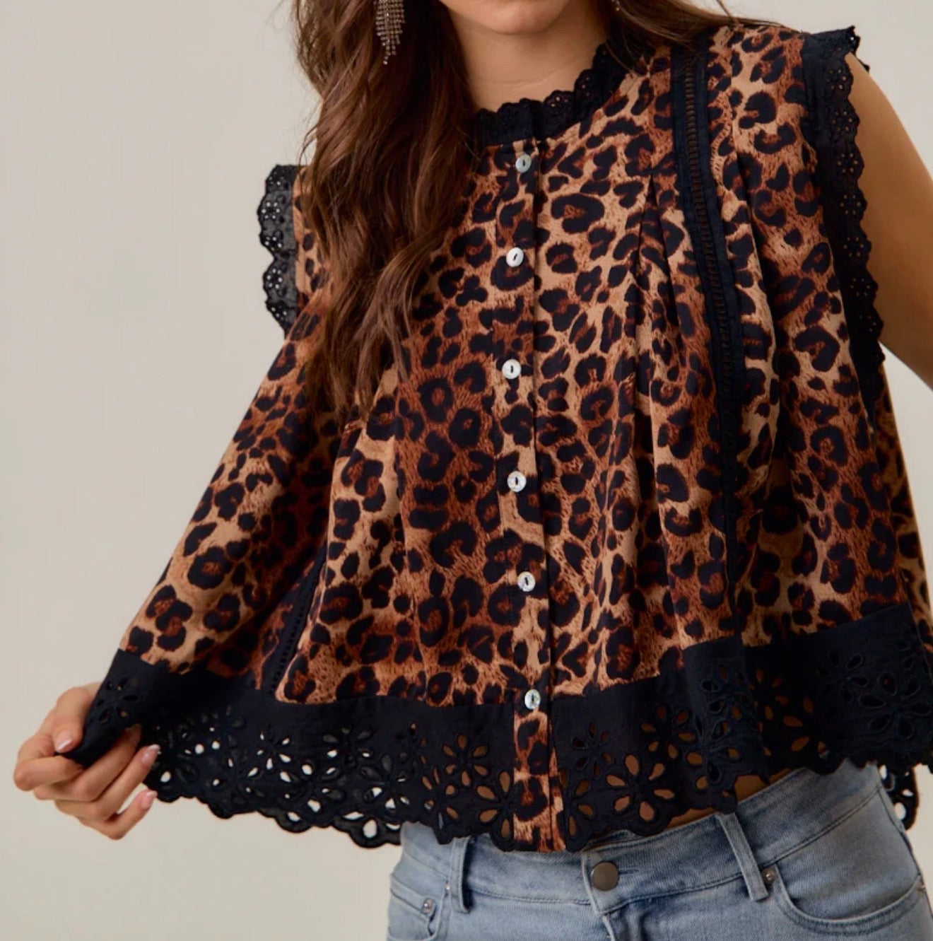 z   Leopard Sleeveless Blouse with Eyelet Lace Scallop Hem